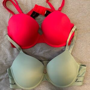 Victoria's Secret Vibrant Red and Soft Green Bra Duo